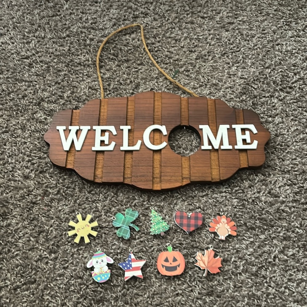 Interchangeable Welcome Sign